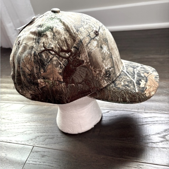 Realtree Edge Dri-Duck Wildlife Series,embroidered buck,camo,velcro back cap - Picture 5 of 12